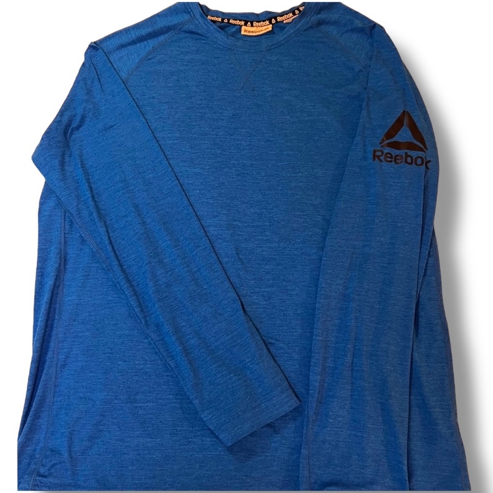 Reebok Men’s Long Sleeve Training Crew measures as a size Large .